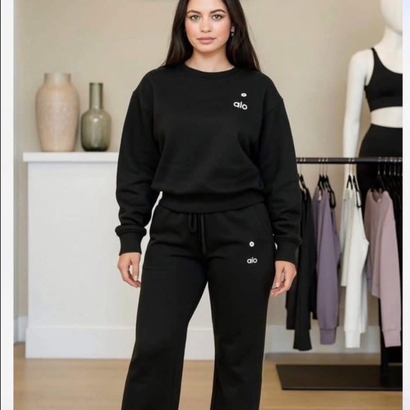 ALO Yoga Women's Black Joggers